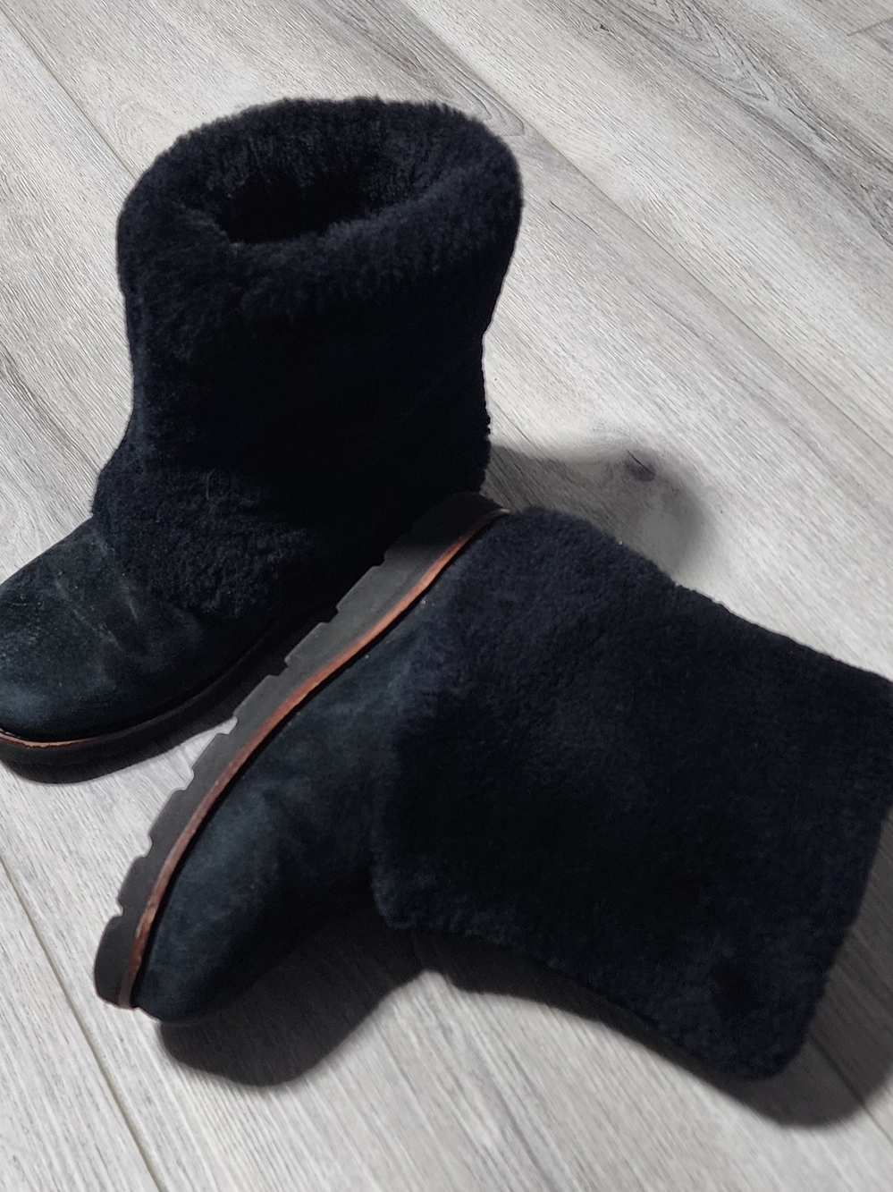 UGG Australia Maylin Black Suede & Sherling Boots W/ Sheepskin Lining Womens 6